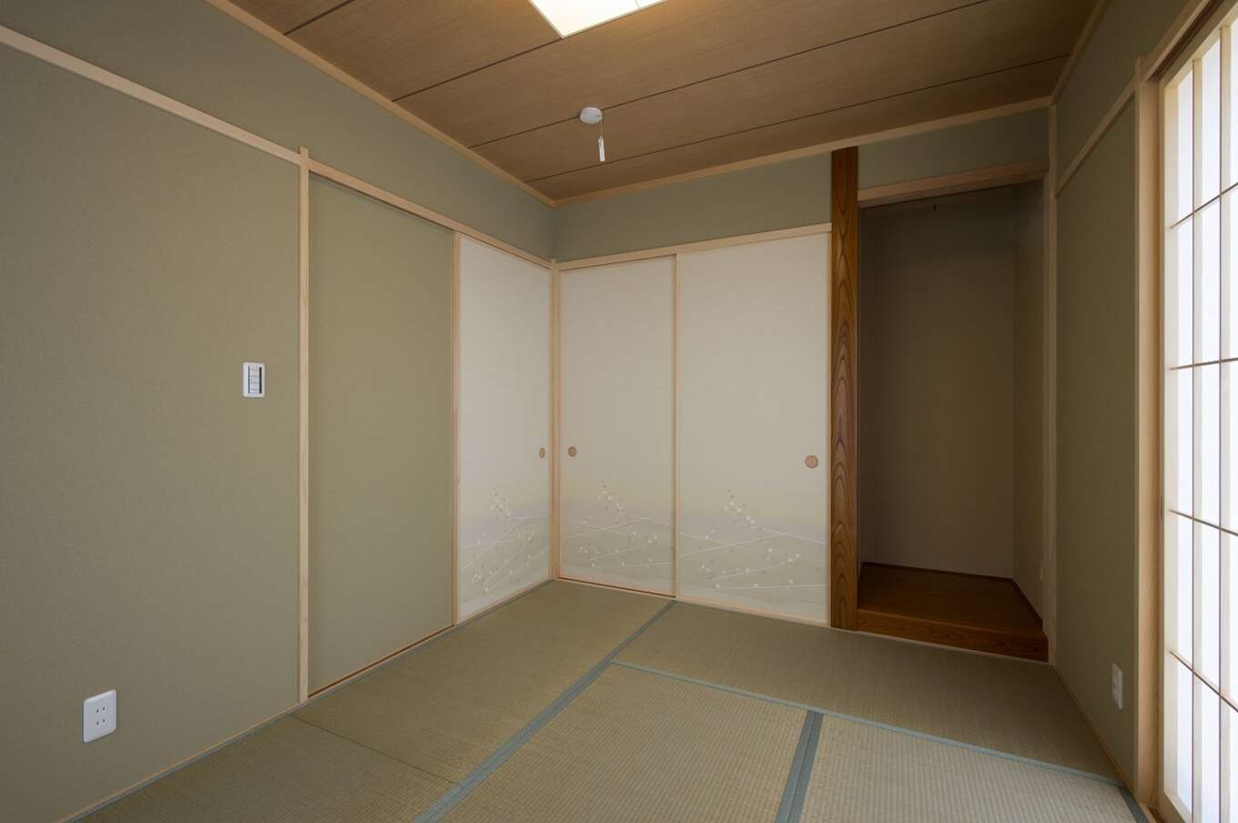 街並みに馴染む　間口が2間の家