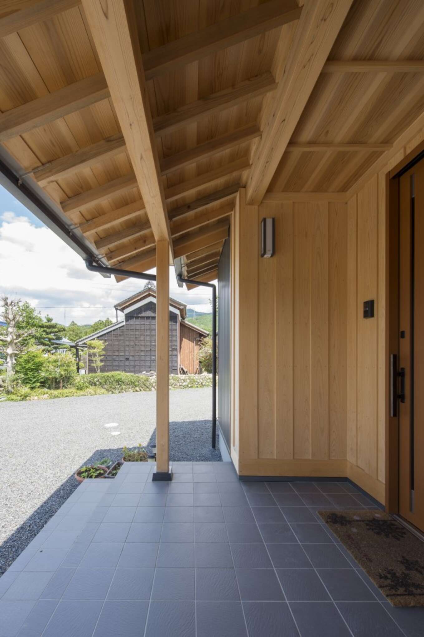 越屋根がおしゃれな平屋の家
