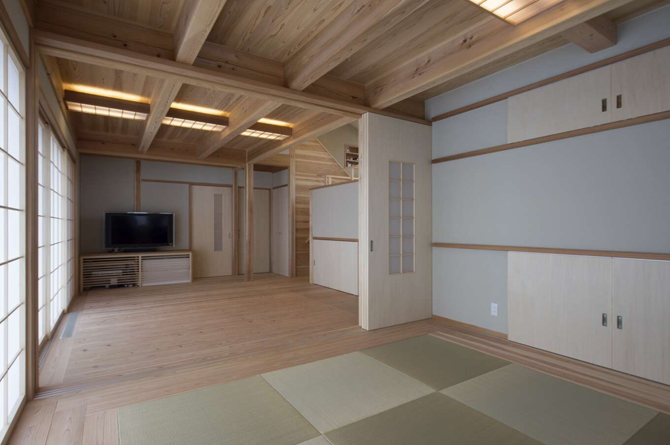 自然素材と造作の家