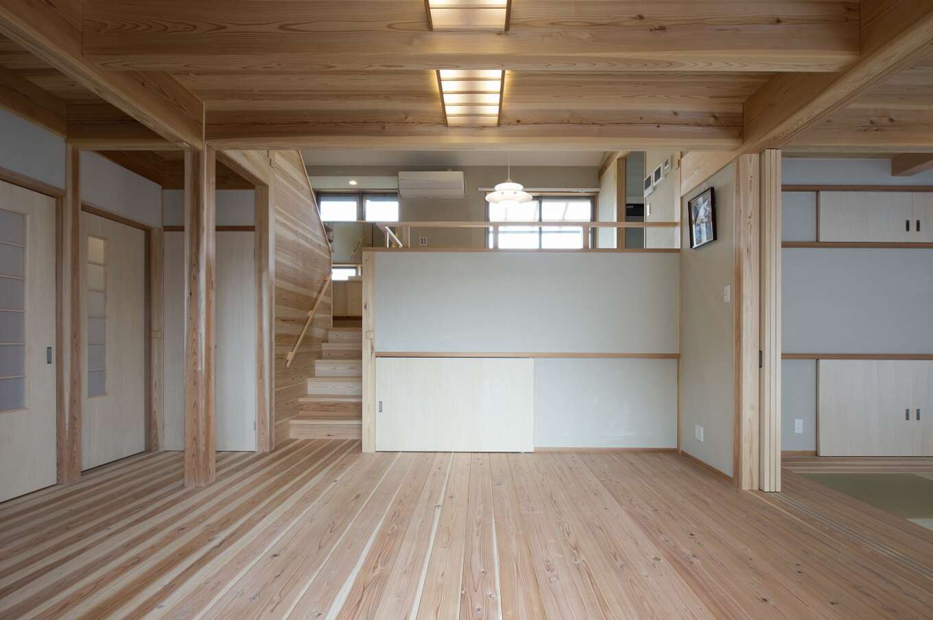 自然素材と造作の家