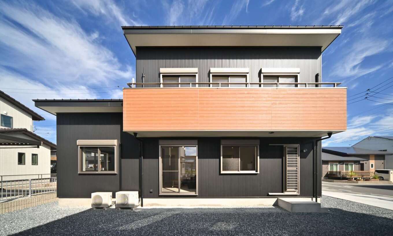 彩光を生かした角地の家